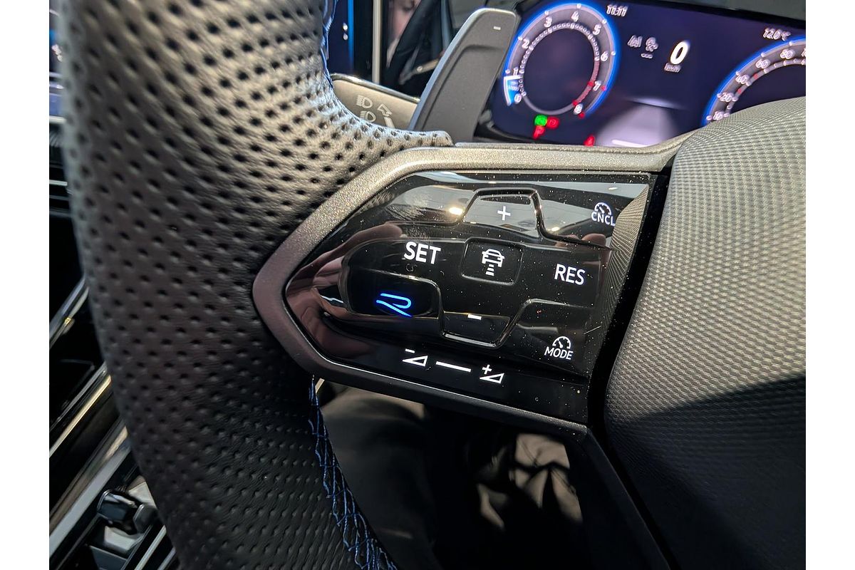 2025 Volkswagen Golf R Black Edition 8.5