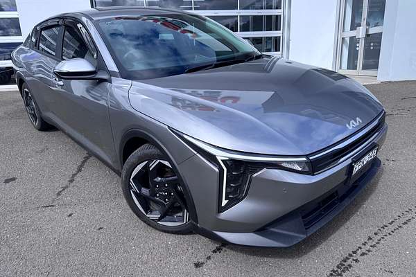 2025 Kia K4 GT-Line CL4m