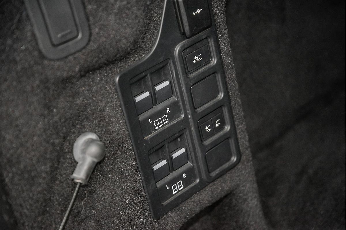 2021 Land Rover Discovery P360 R-Dynamic HSE Series 5