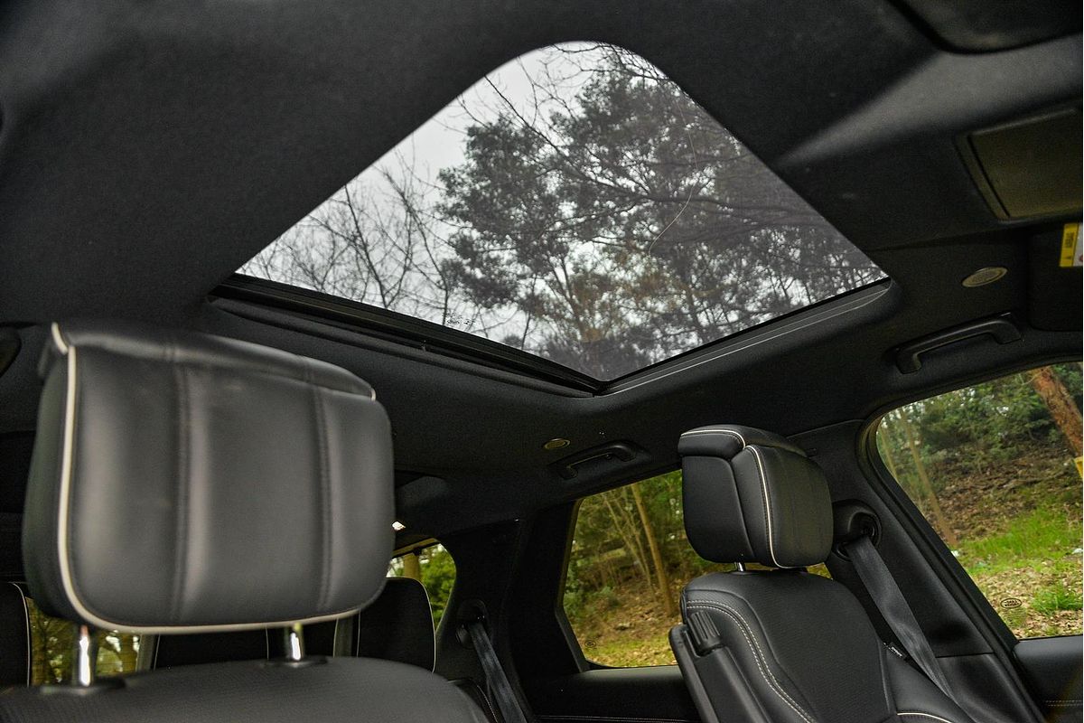 2021 Land Rover Discovery P360 R-Dynamic HSE Series 5