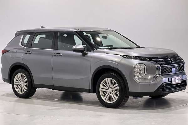 2022 Mitsubishi Outlander ES ZM