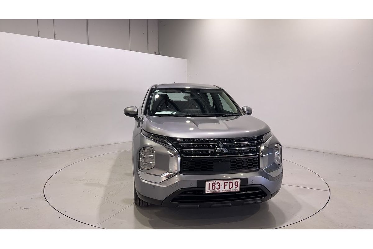 2022 Mitsubishi Outlander ES ZM
