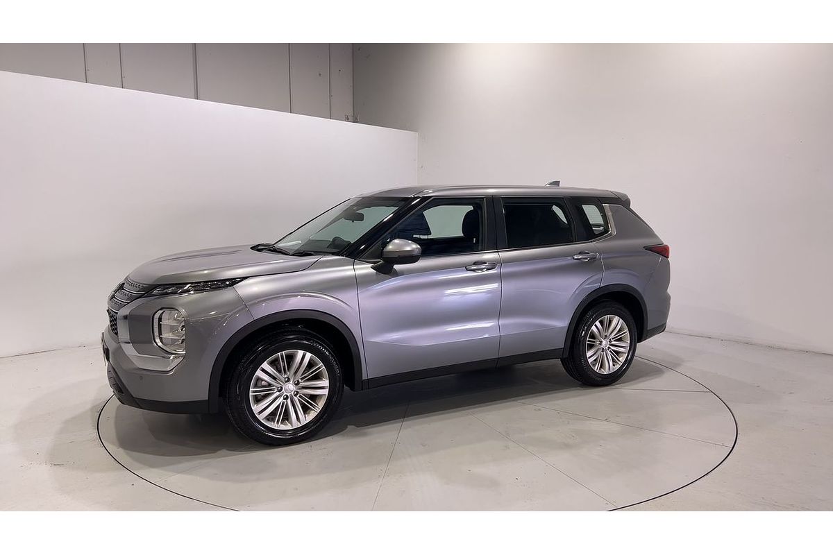 2022 Mitsubishi Outlander ES ZM