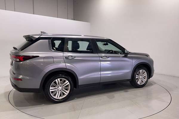 2022 Mitsubishi Outlander ES ZM