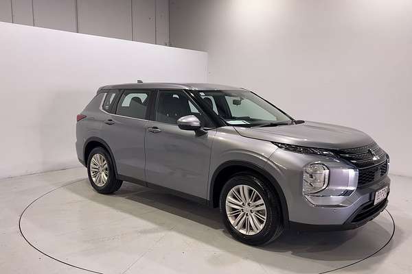 2022 Mitsubishi Outlander ES ZM
