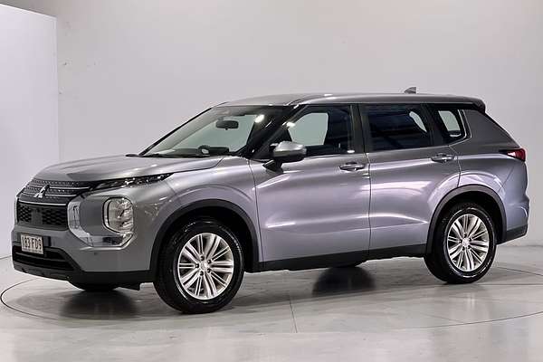 2022 Mitsubishi Outlander ES ZM