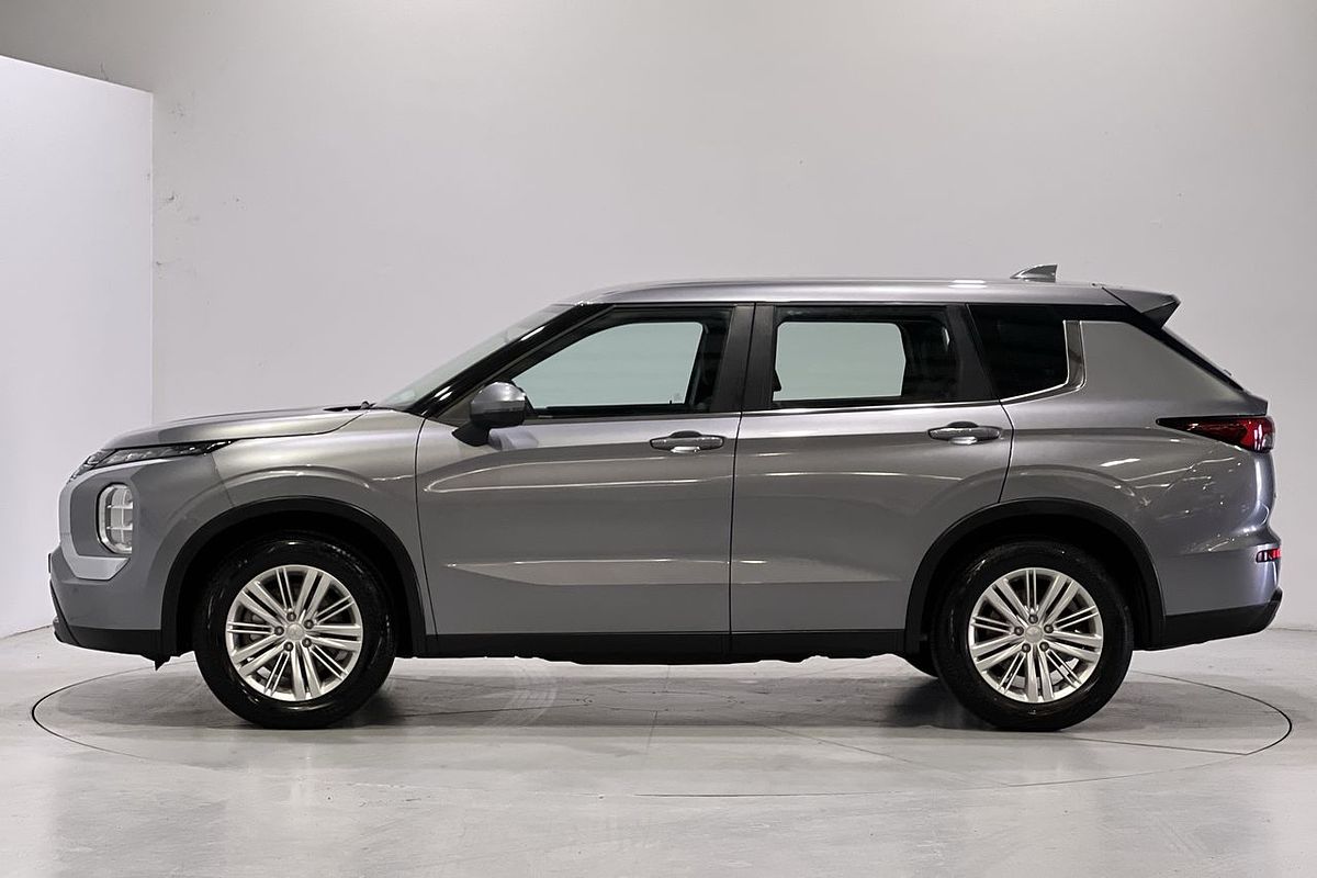 2022 Mitsubishi Outlander ES ZM