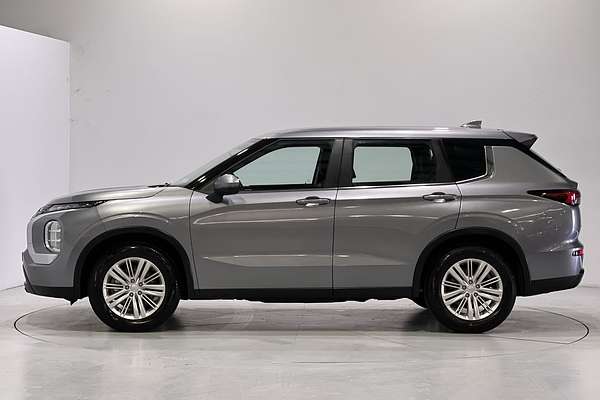 2022 Mitsubishi Outlander ES ZM