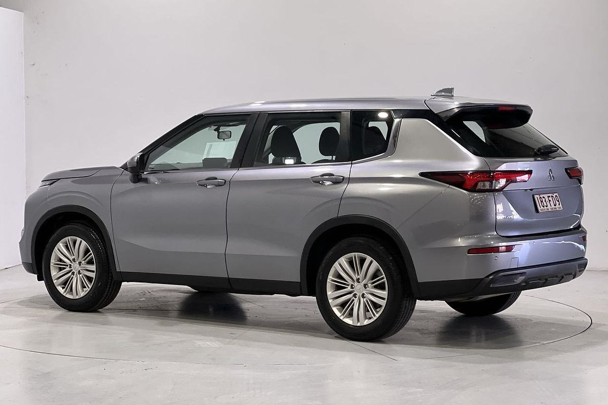2022 Mitsubishi Outlander ES ZM