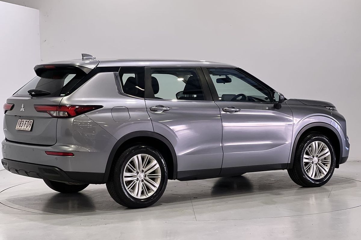 2022 Mitsubishi Outlander ES ZM