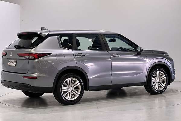 2022 Mitsubishi Outlander ES ZM
