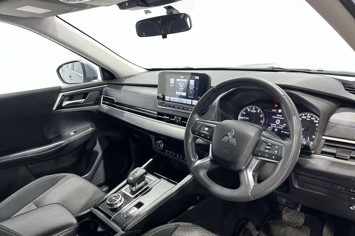 2022 Mitsubishi Outlander ES ZM