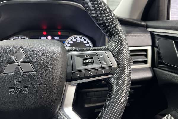 2022 Mitsubishi Outlander ES ZM