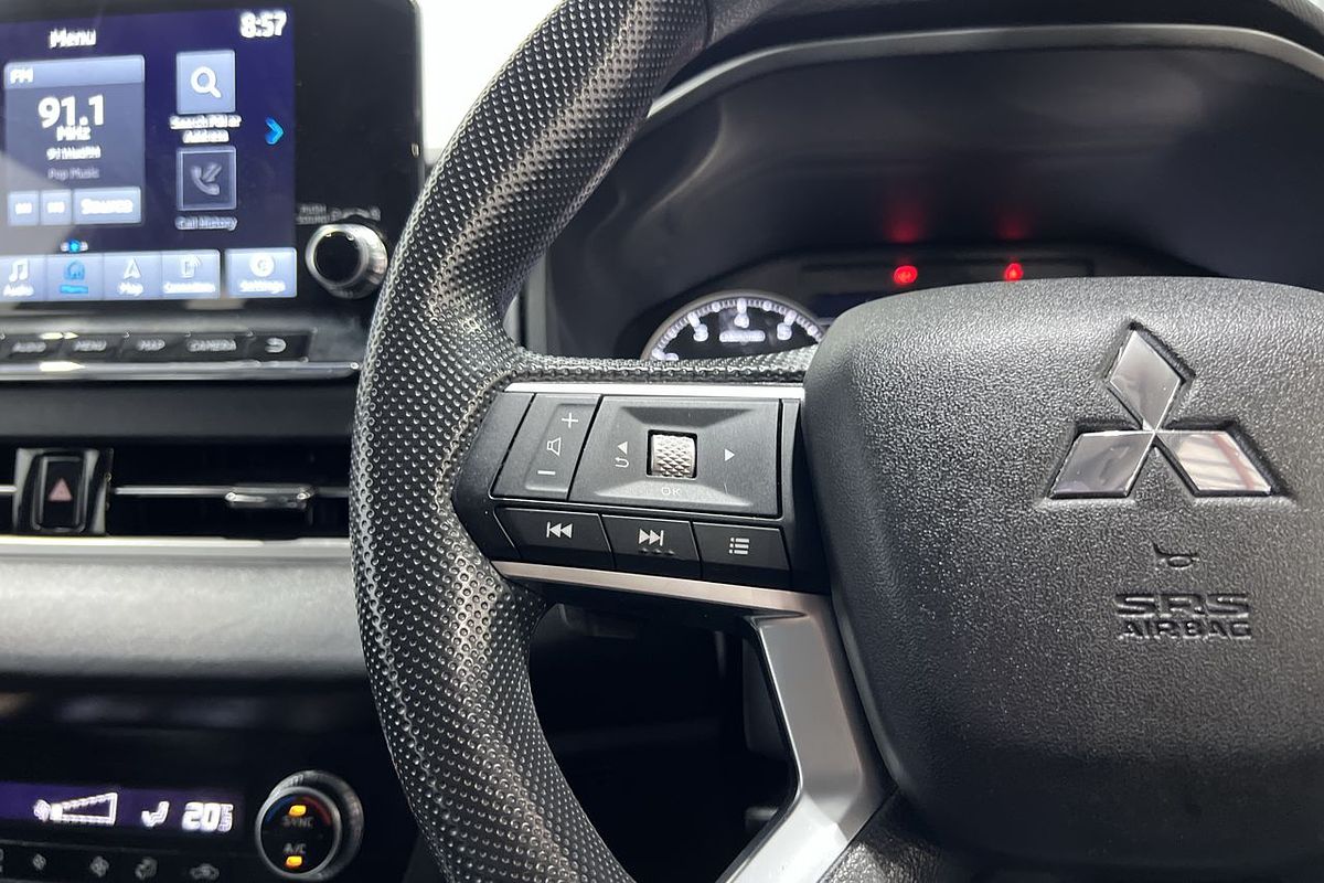 2022 Mitsubishi Outlander ES ZM