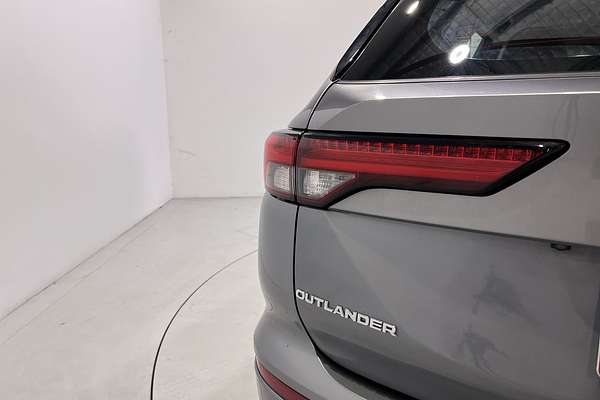 2022 Mitsubishi Outlander ES ZM