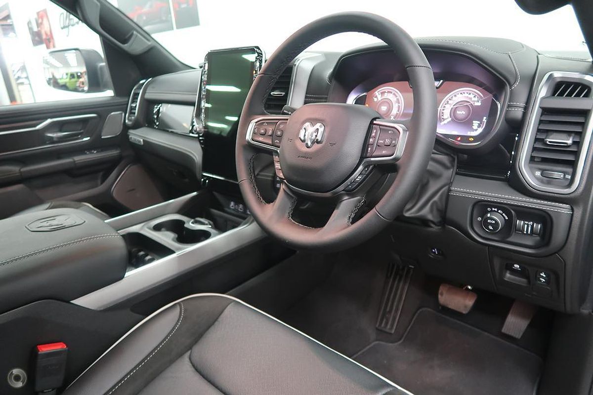 2025 RAM 1500 Laramie Sport Hurricane SO RamBox DT 4X4 SWB