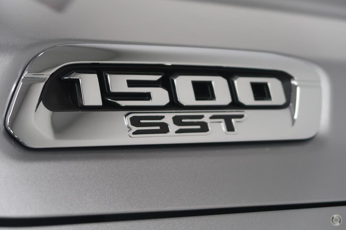 2025 RAM 1500 Laramie Sport Hurricane SO RamBox DT 4X4 SWB