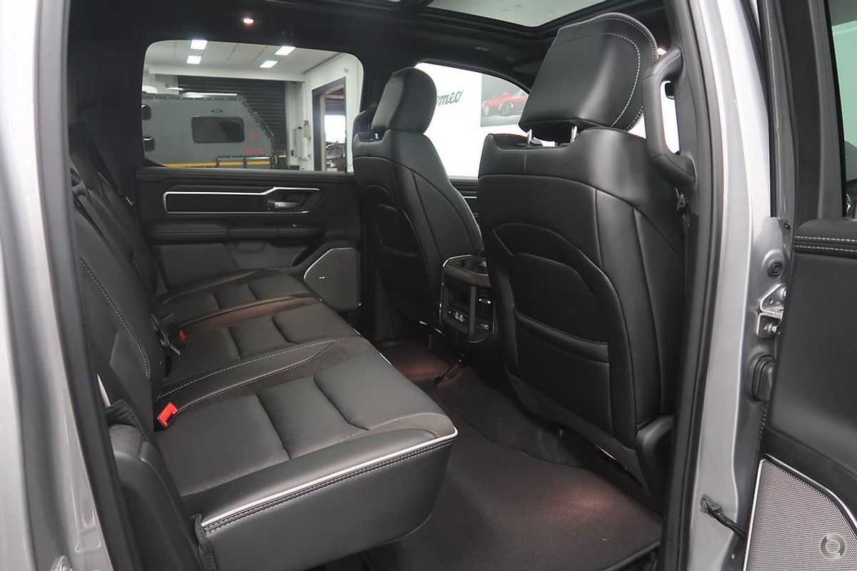 2025 RAM 1500 Laramie Sport Hurricane SO RamBox DT 4X4 SWB
