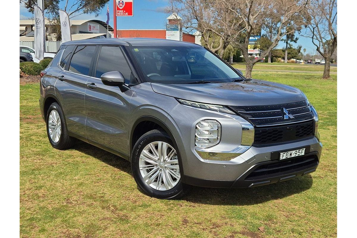 2023 Mitsubishi Outlander ES ZM