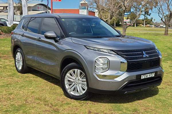 2023 Mitsubishi Outlander ES ZM