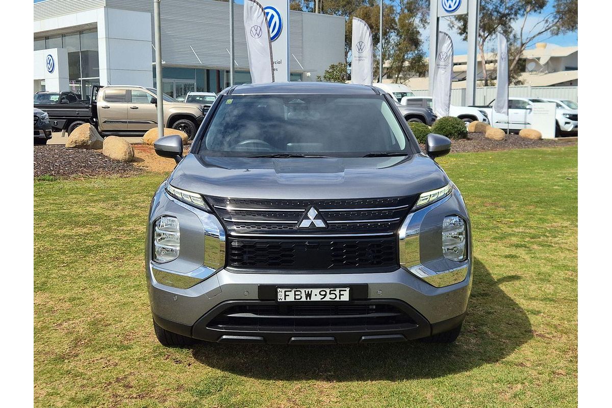 2023 Mitsubishi Outlander ES ZM