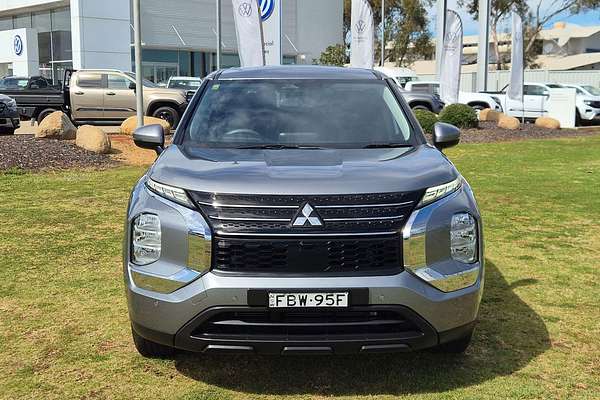 2023 Mitsubishi Outlander ES ZM