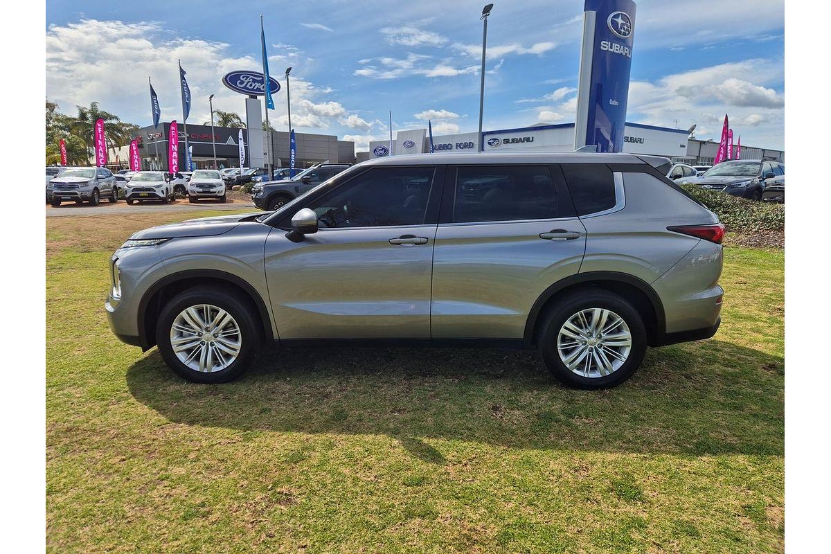2023 Mitsubishi Outlander ES ZM