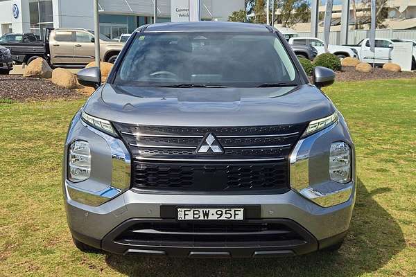 2023 Mitsubishi Outlander ES ZM