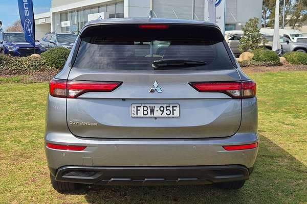 2023 Mitsubishi Outlander ES ZM