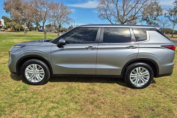 2023 Mitsubishi Outlander ES ZM