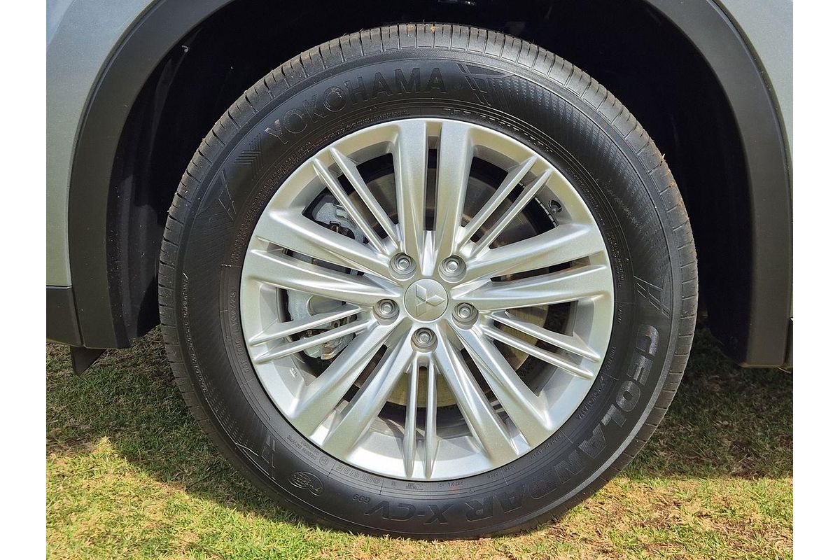 2023 Mitsubishi Outlander ES ZM