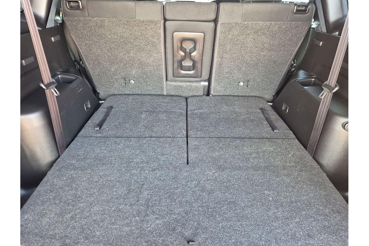 2023 Mitsubishi Outlander ES ZM