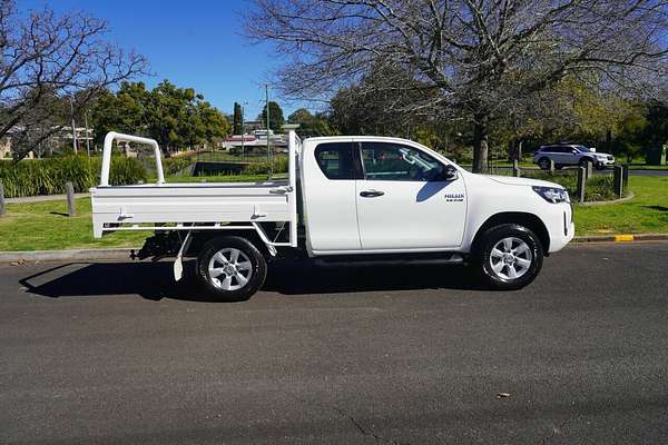 2020 Toyota Hilux SR (4x4) GUN126R Facelift 4X4
