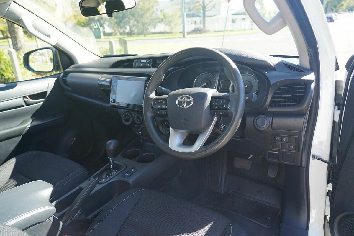 2020 Toyota Hilux SR (4x4) GUN126R Facelift 4X4