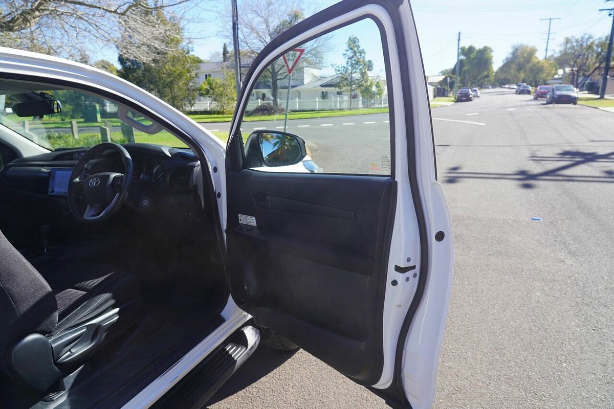 2020 Toyota Hilux SR (4x4) GUN126R Facelift 4X4