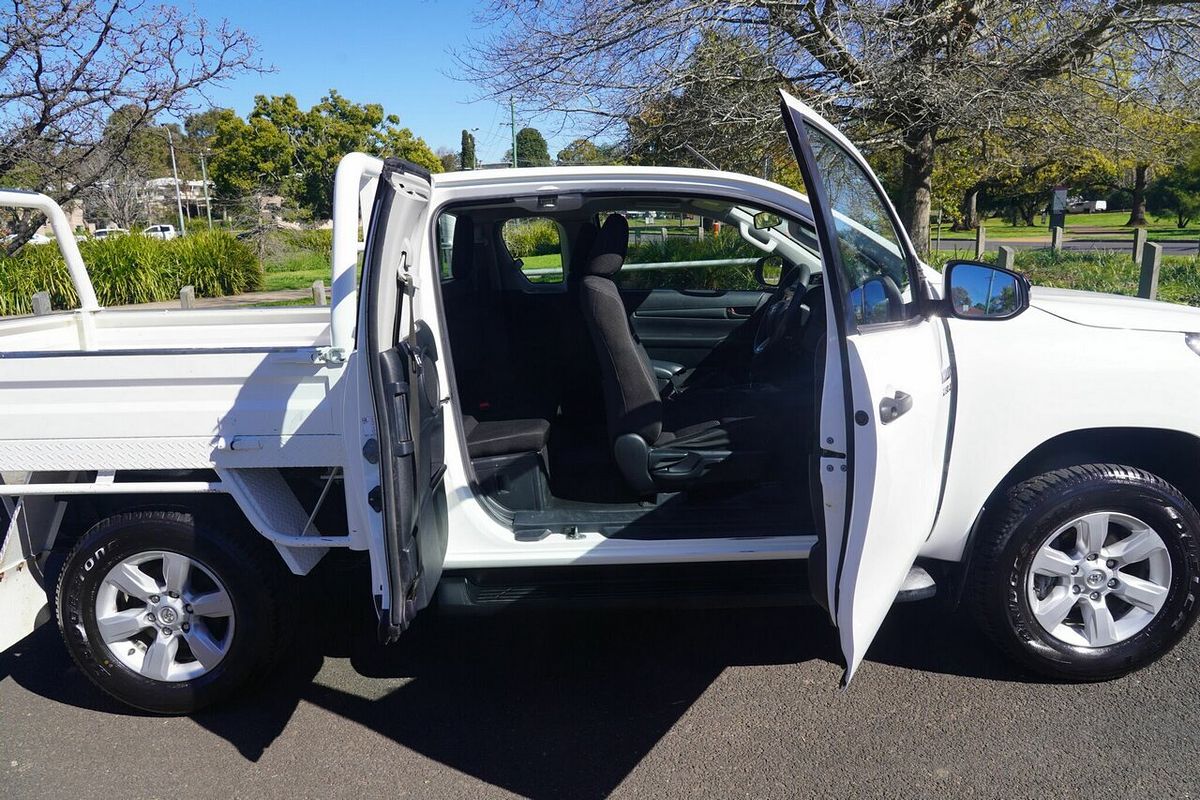 2020 Toyota Hilux SR (4x4) GUN126R Facelift 4X4