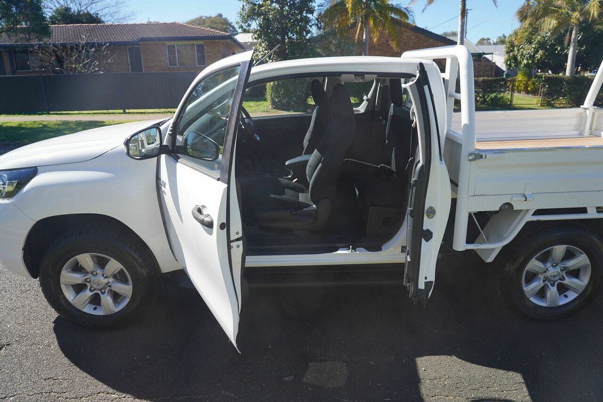 2020 Toyota Hilux SR (4x4) GUN126R Facelift 4X4