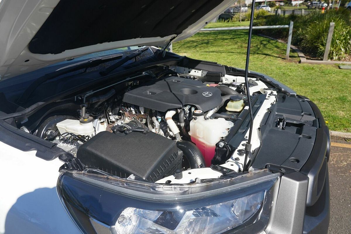 2020 Toyota Hilux SR (4x4) GUN126R Facelift 4X4