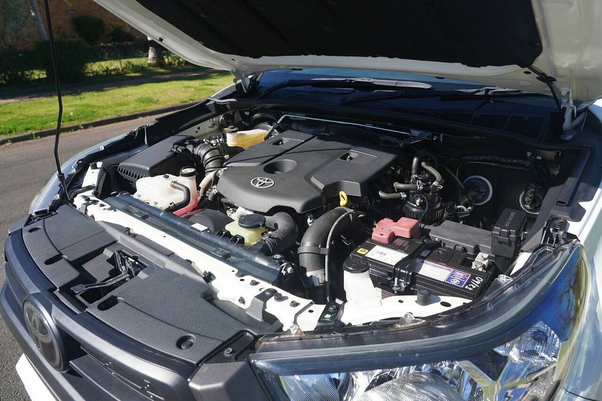 2020 Toyota Hilux SR (4x4) GUN126R Facelift 4X4