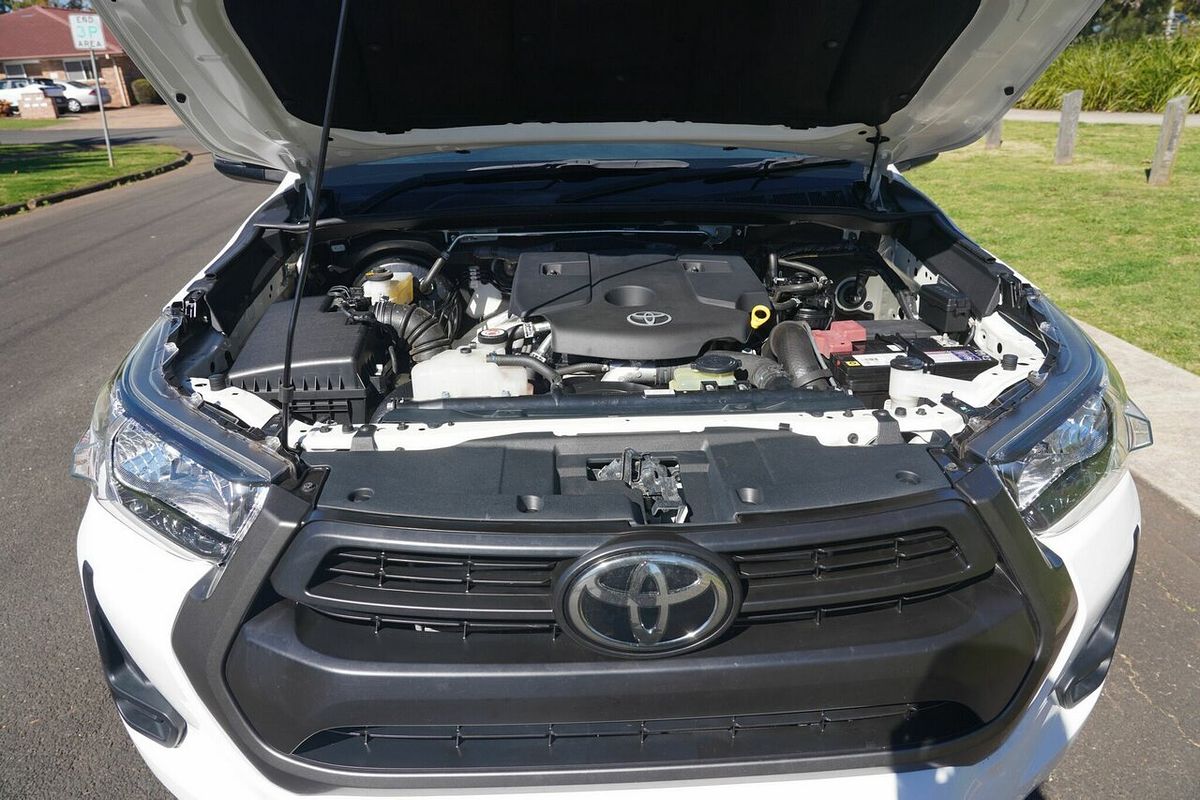 2020 Toyota Hilux SR (4x4) GUN126R Facelift 4X4
