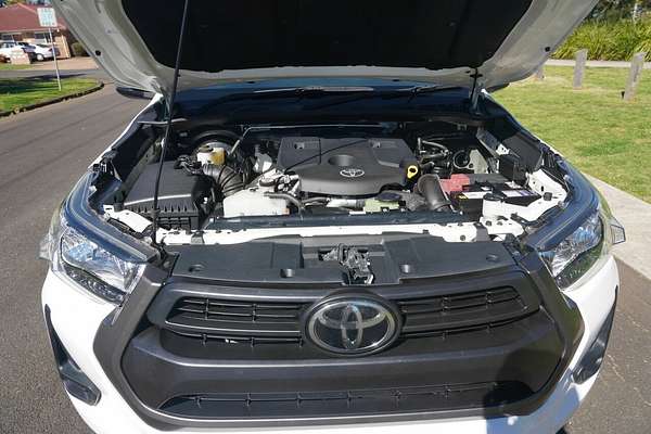 2020 Toyota Hilux SR (4x4) GUN126R Facelift 4X4