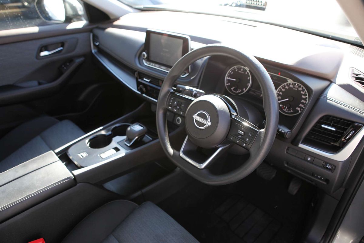 2024 Nissan X-TRAIL ST T33