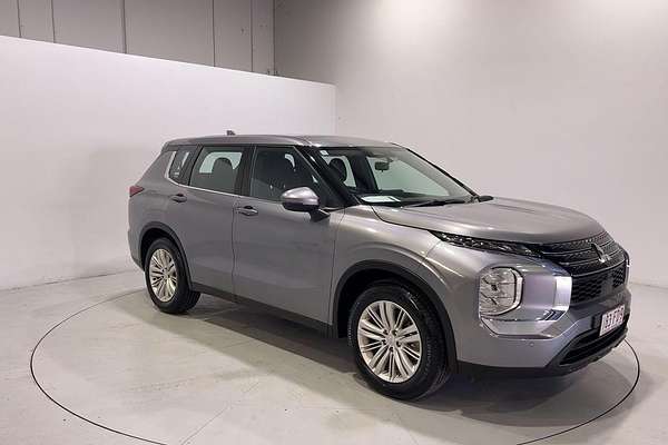 2022 Mitsubishi Outlander ES ZM