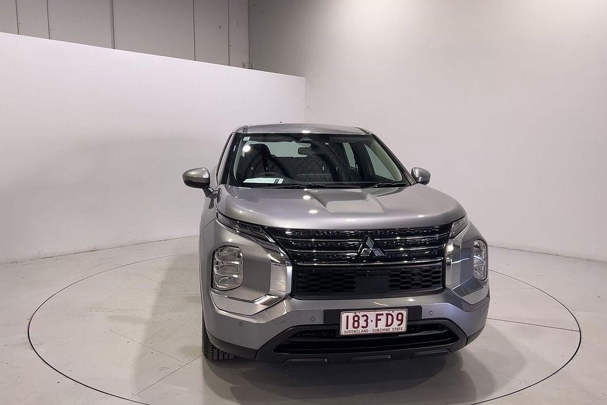 2022 Mitsubishi Outlander ES ZM