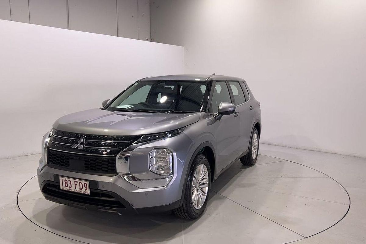 2022 Mitsubishi Outlander ES ZM