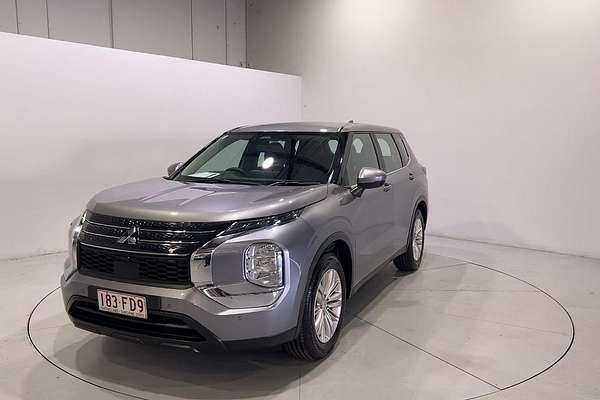 2022 Mitsubishi Outlander ES ZM
