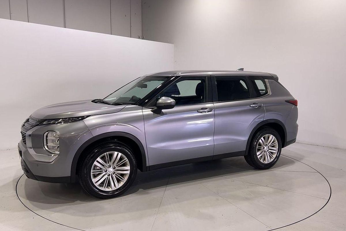 2022 Mitsubishi Outlander ES ZM