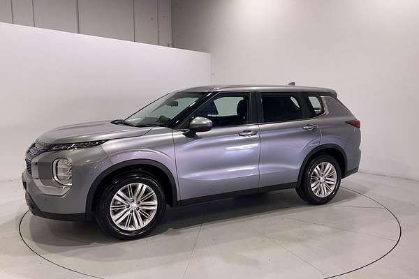 2022 Mitsubishi Outlander ES ZM
