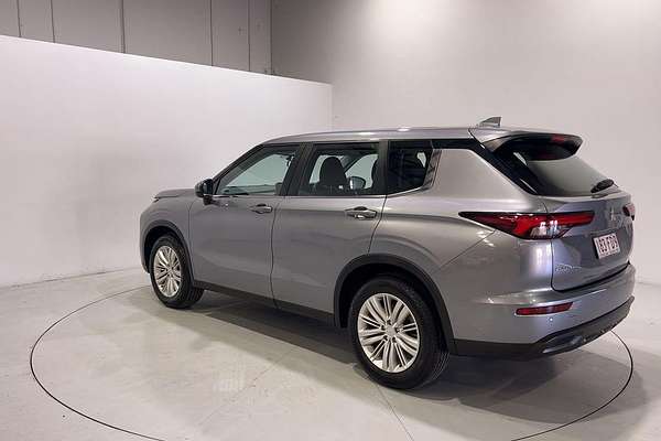 2022 Mitsubishi Outlander ES ZM