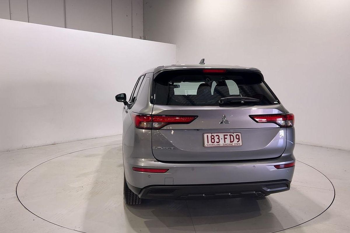 2022 Mitsubishi Outlander ES ZM